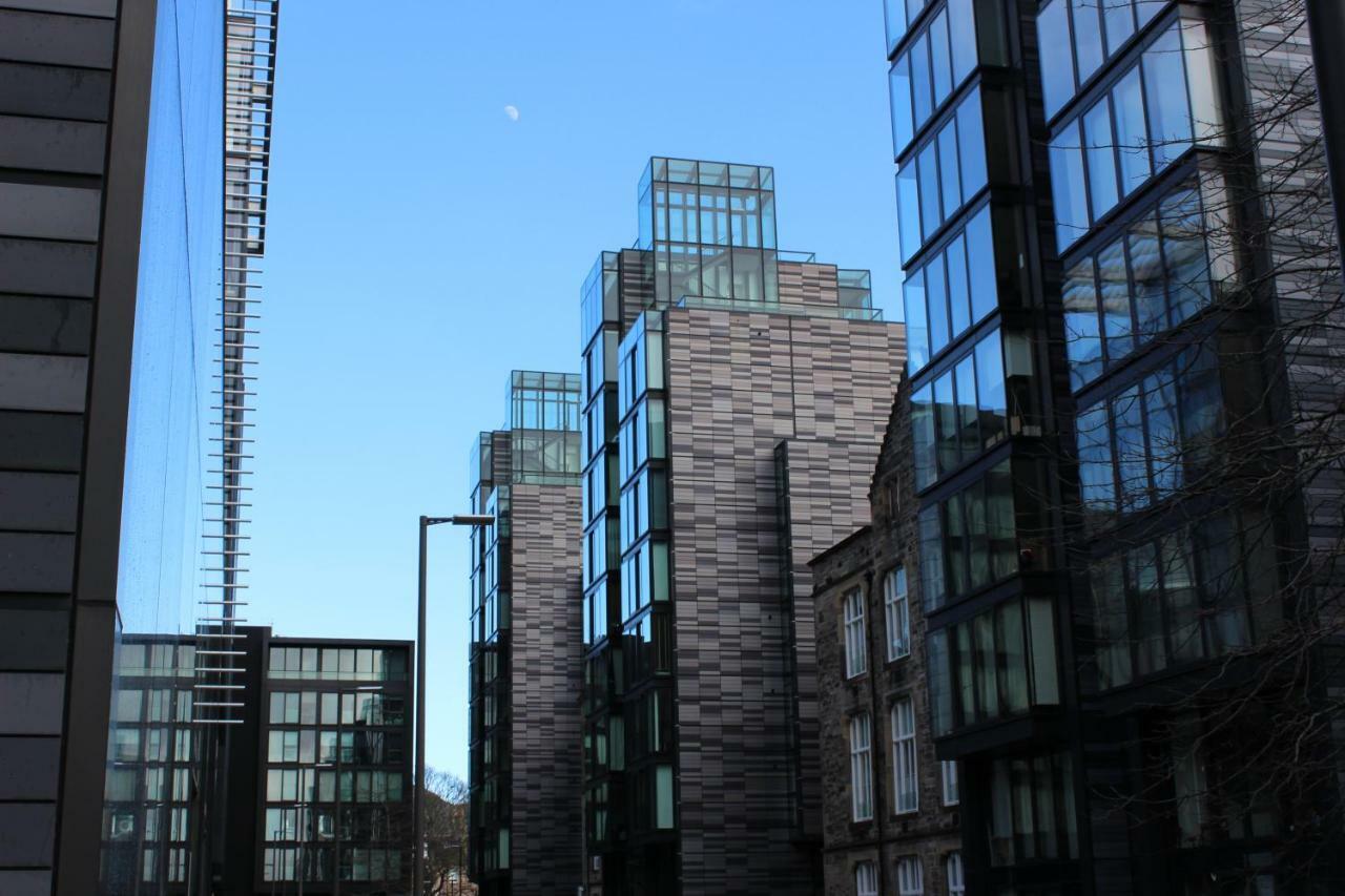 2 Bed Apartment At Quartermile Edimburgo Exterior foto